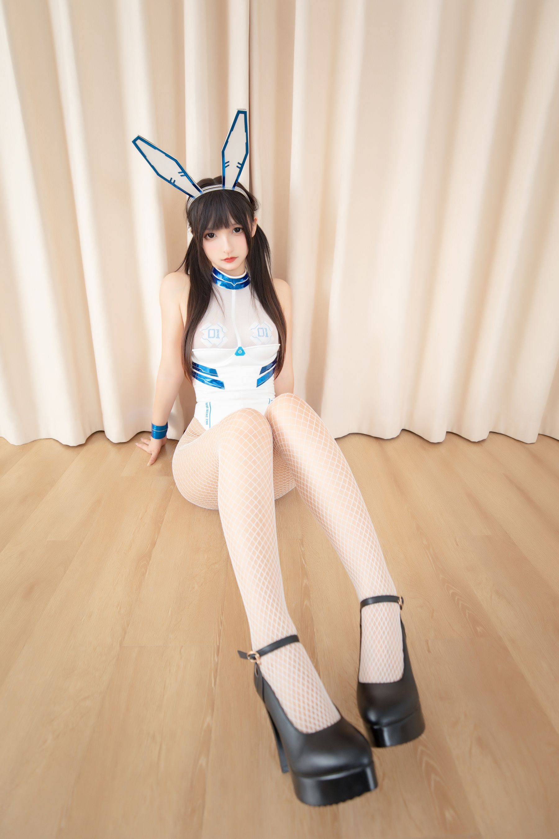 [福利COS] 萝莉神楽板真冬 之赛博战兔