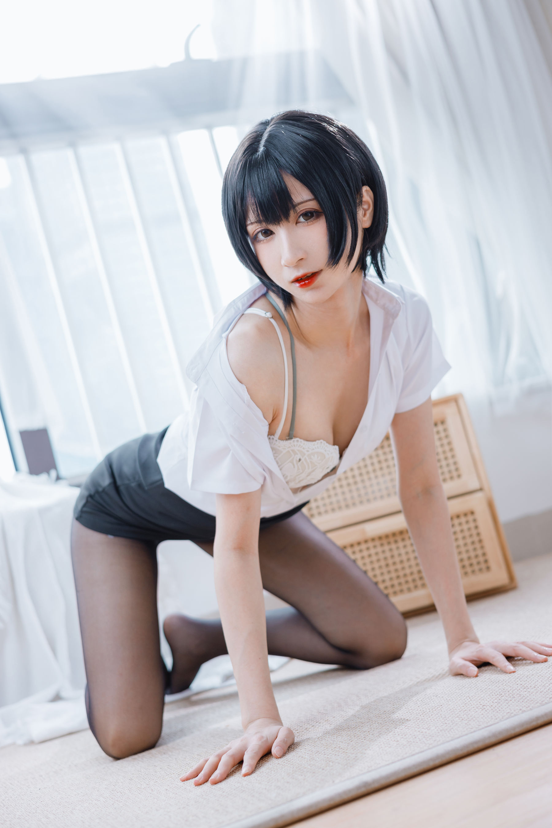 [福利COS] 贝儿酱Miki - OL装