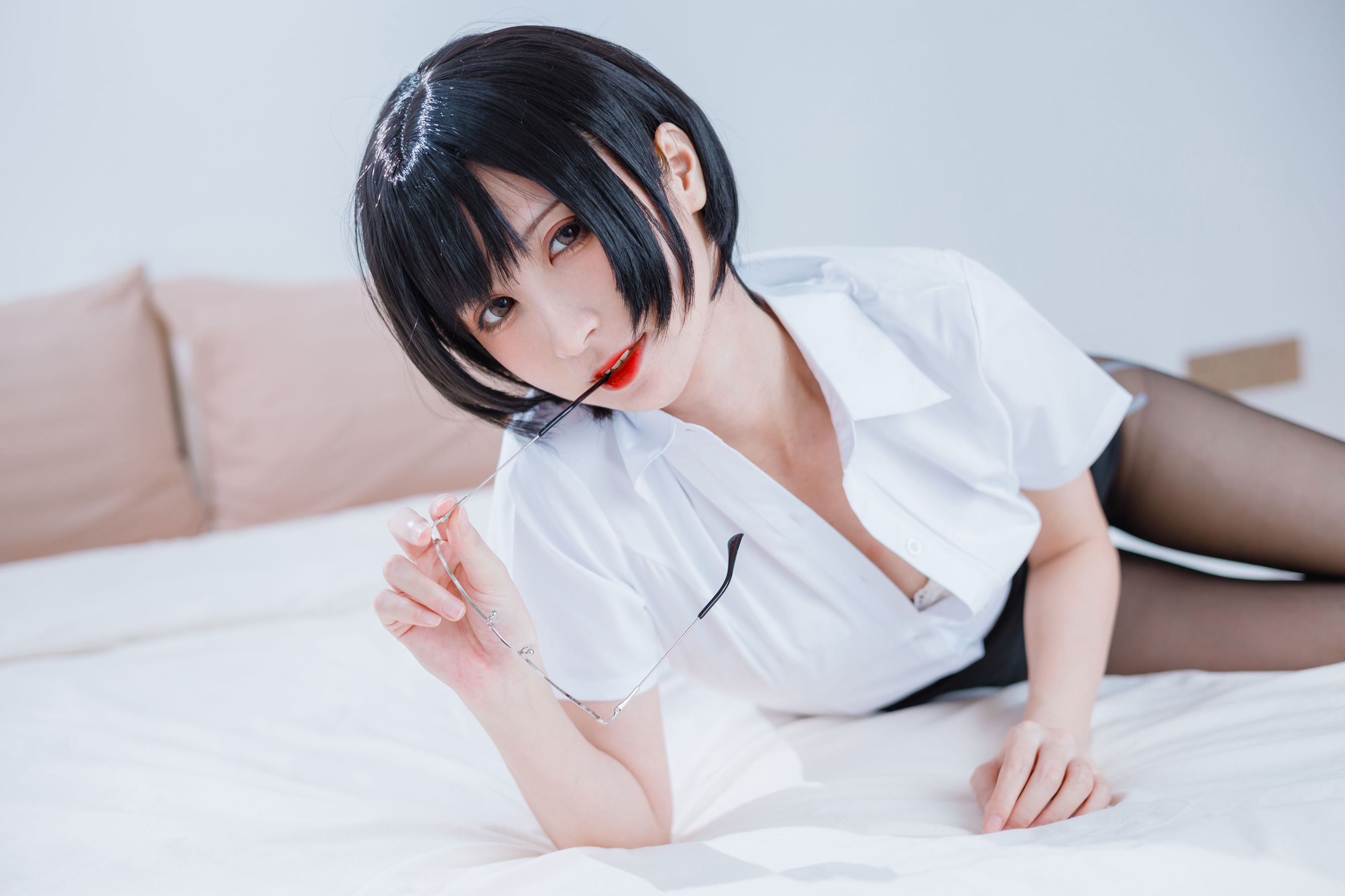 [福利COS] 贝儿酱Miki - OL装