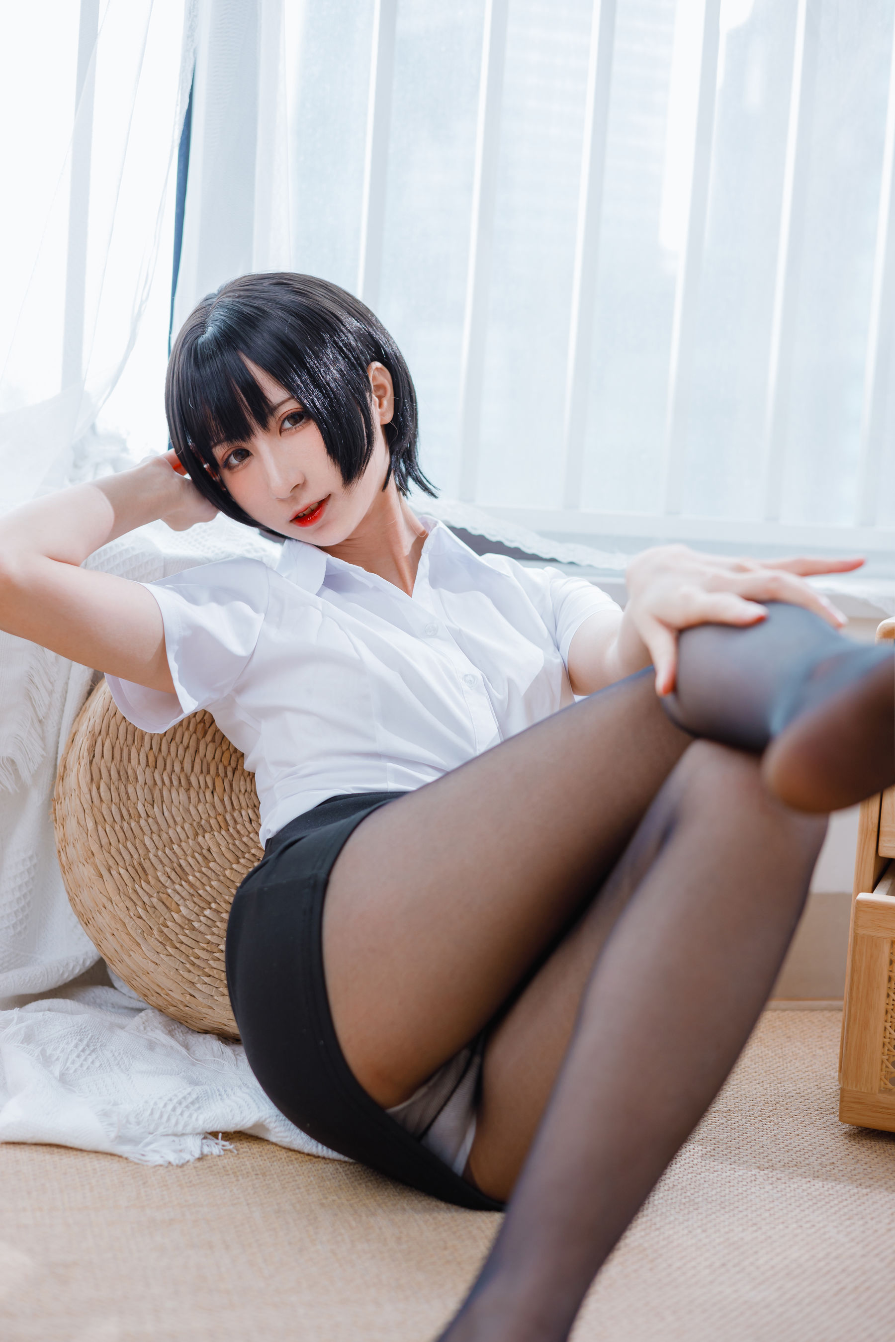 [福利COS] 贝儿酱Miki - OL装