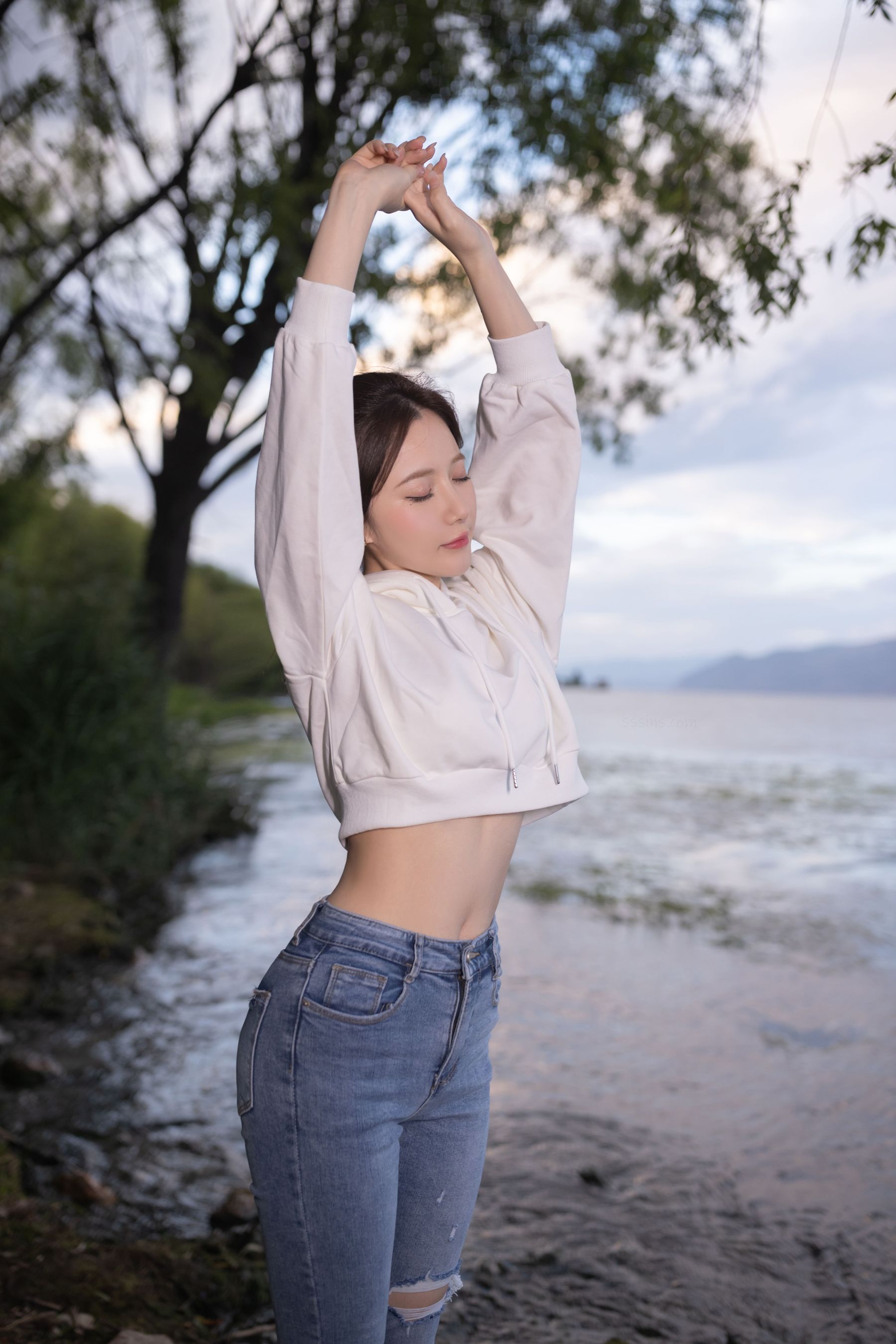[福利COS] 鱼子酱 牛仔情趣写真