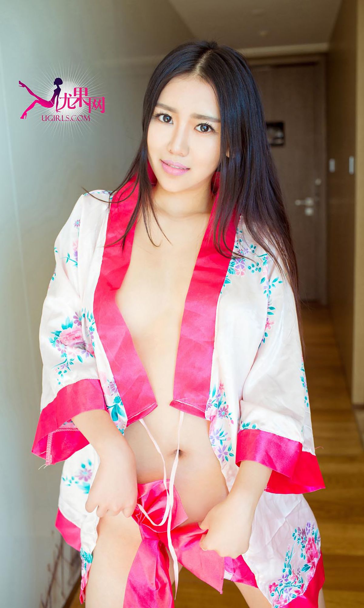 阿喜《轻熟女の恋爱的季节》 [爱尤物Ugirls] No.142