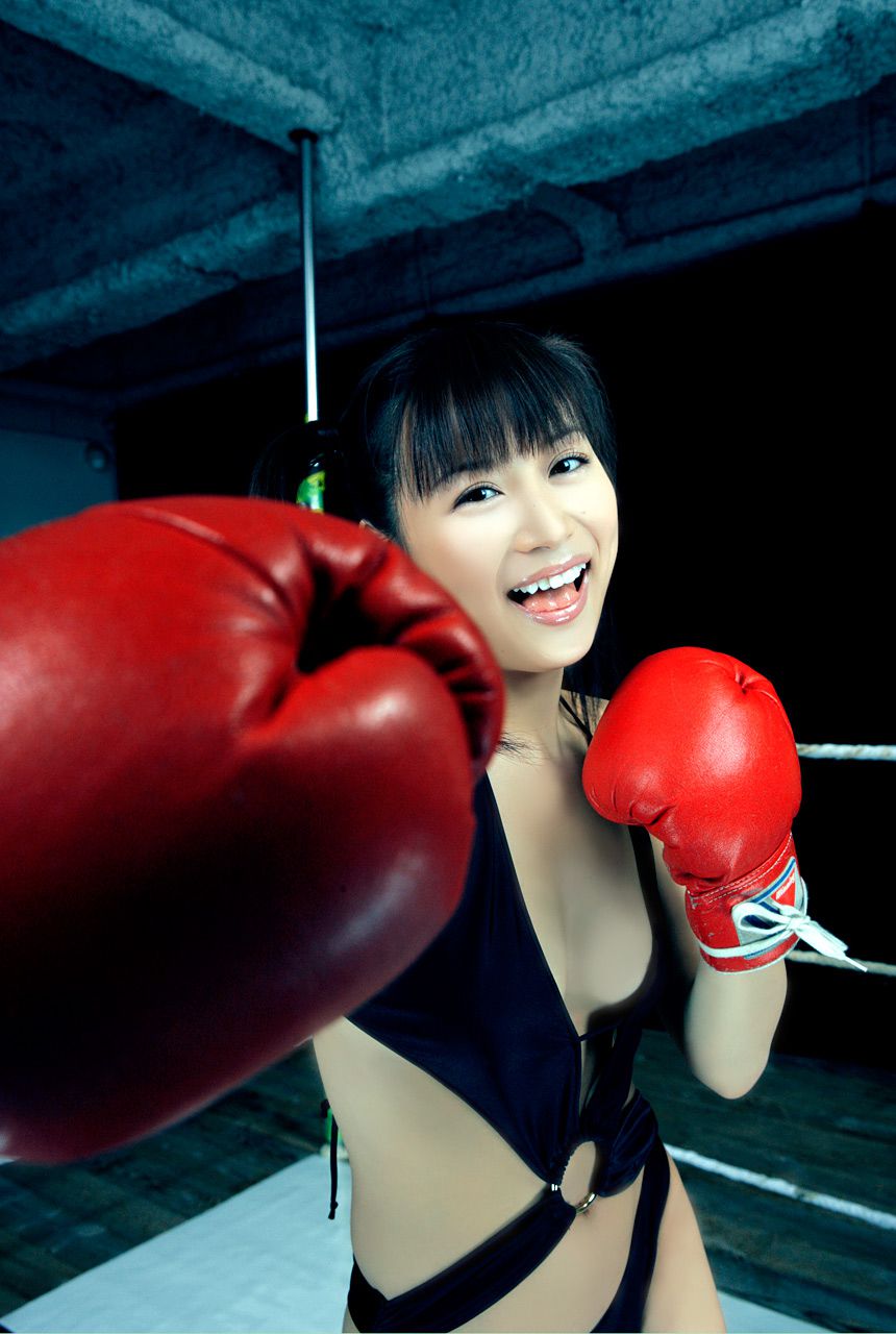 愛川ゆず季+佐野夏芽《Bomber Fight!》 [Image.tv]