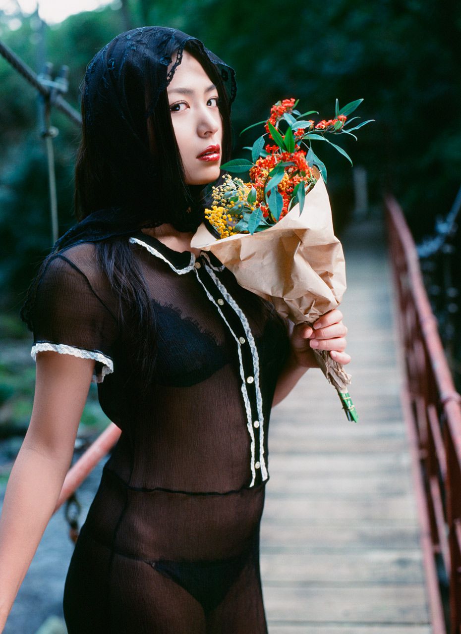 川村ゆきえ/川村雪绘 《Black Lady》 [Image.tv]