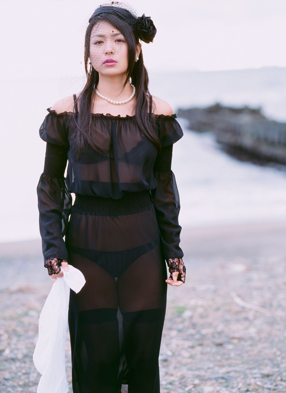 川村ゆきえ/川村雪绘 《Black Lady》 [Image.tv]