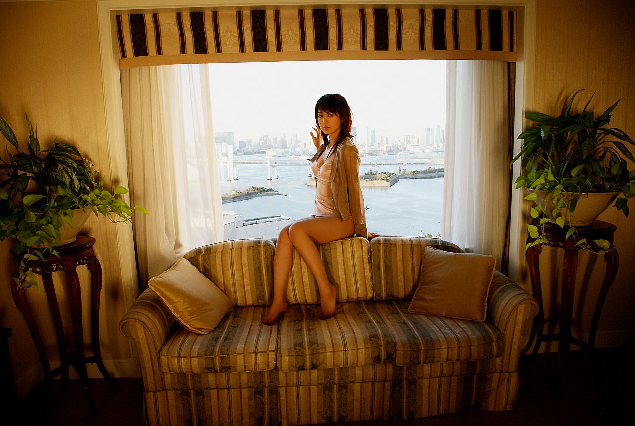 井川絵美 Emi Igawa 《Night out》 [Image.tv]
