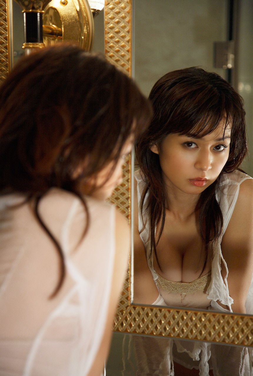 井川絵美 Emi Igawa 《Night out》 [Image.tv]