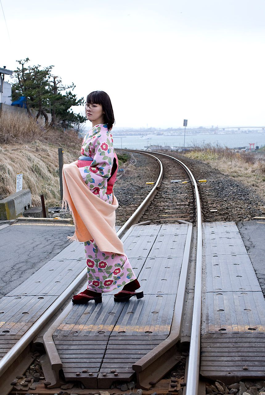 遠野凪子/遠野なぎこ《舞姬》 [Image.tv]
