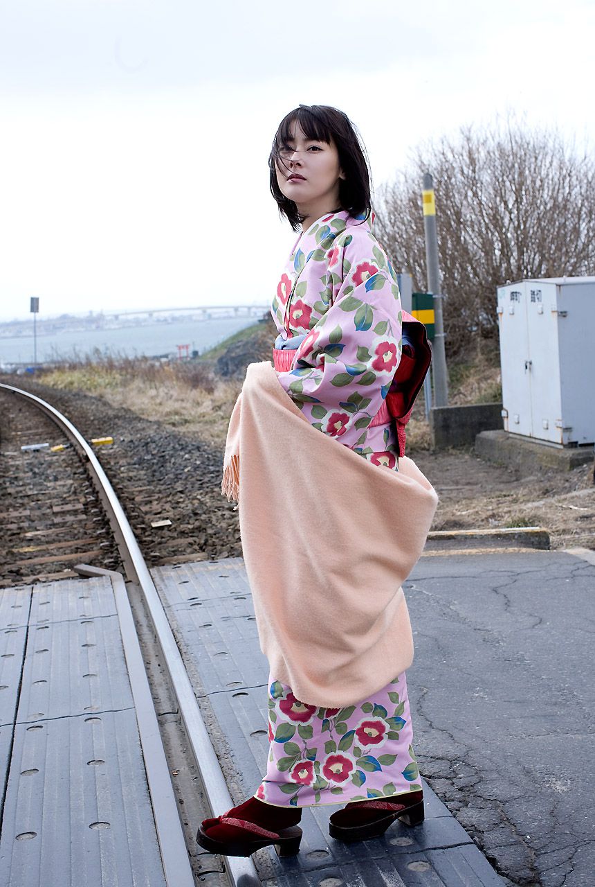 遠野凪子/遠野なぎこ《舞姬》 [Image.tv]