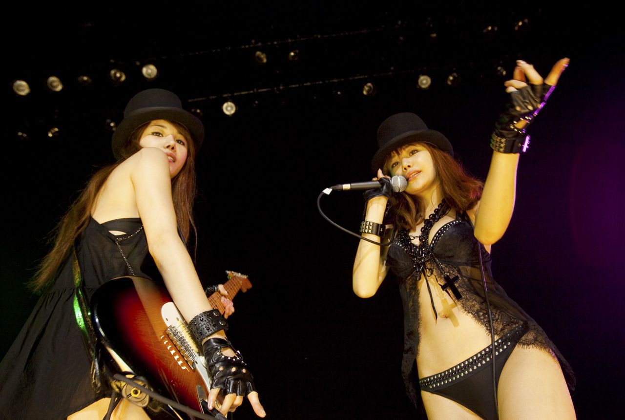 Red Pepper Girls 《TWIST AND EROTIC》 前編 [Image.tv]
