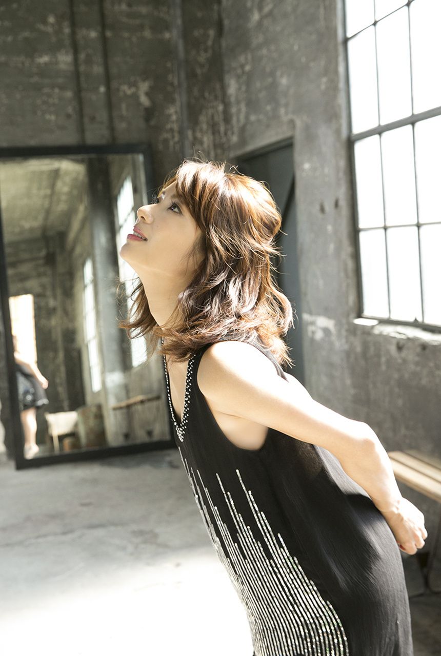 内山理名《笑顔の素》 [Image.tv]