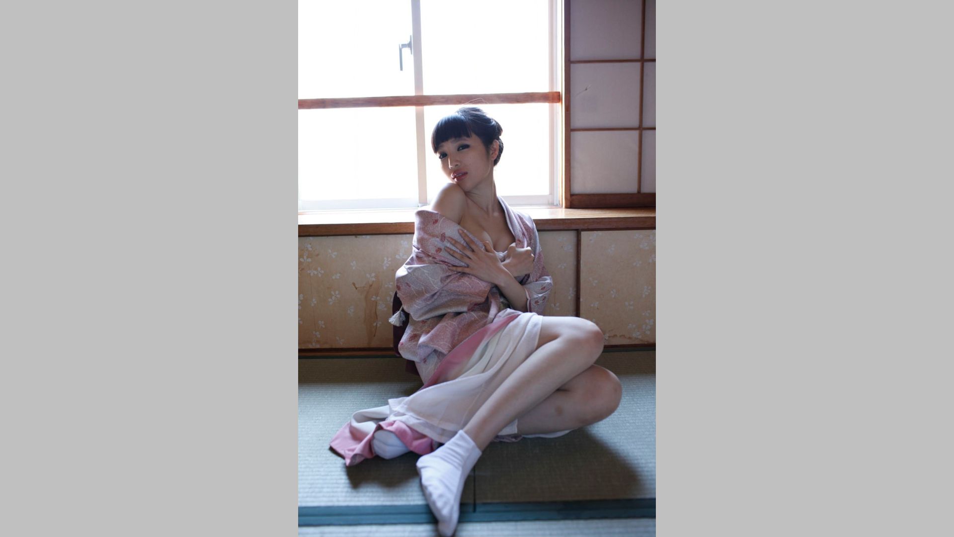 森下悠里《咲き誇る美しい花》 [Image.tv]