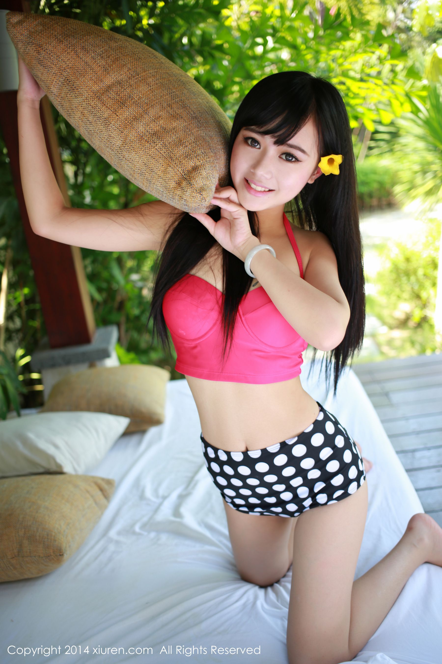邻家女神toro羽住《三亚第2套》 [秀人网XiuRen] No.153