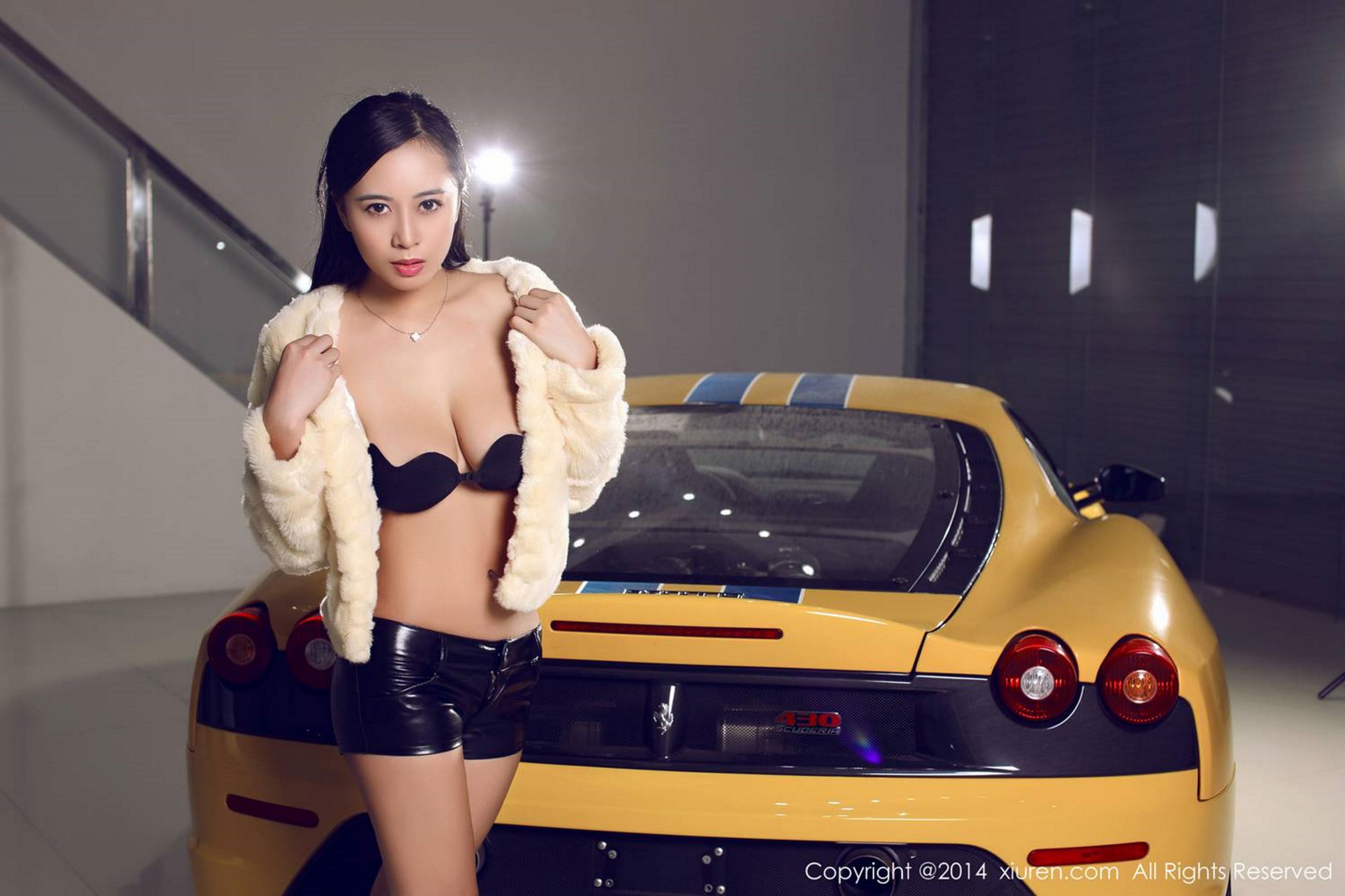 黄可christine《私房内衣+香车系列》 [秀人网XiuRen] No.252