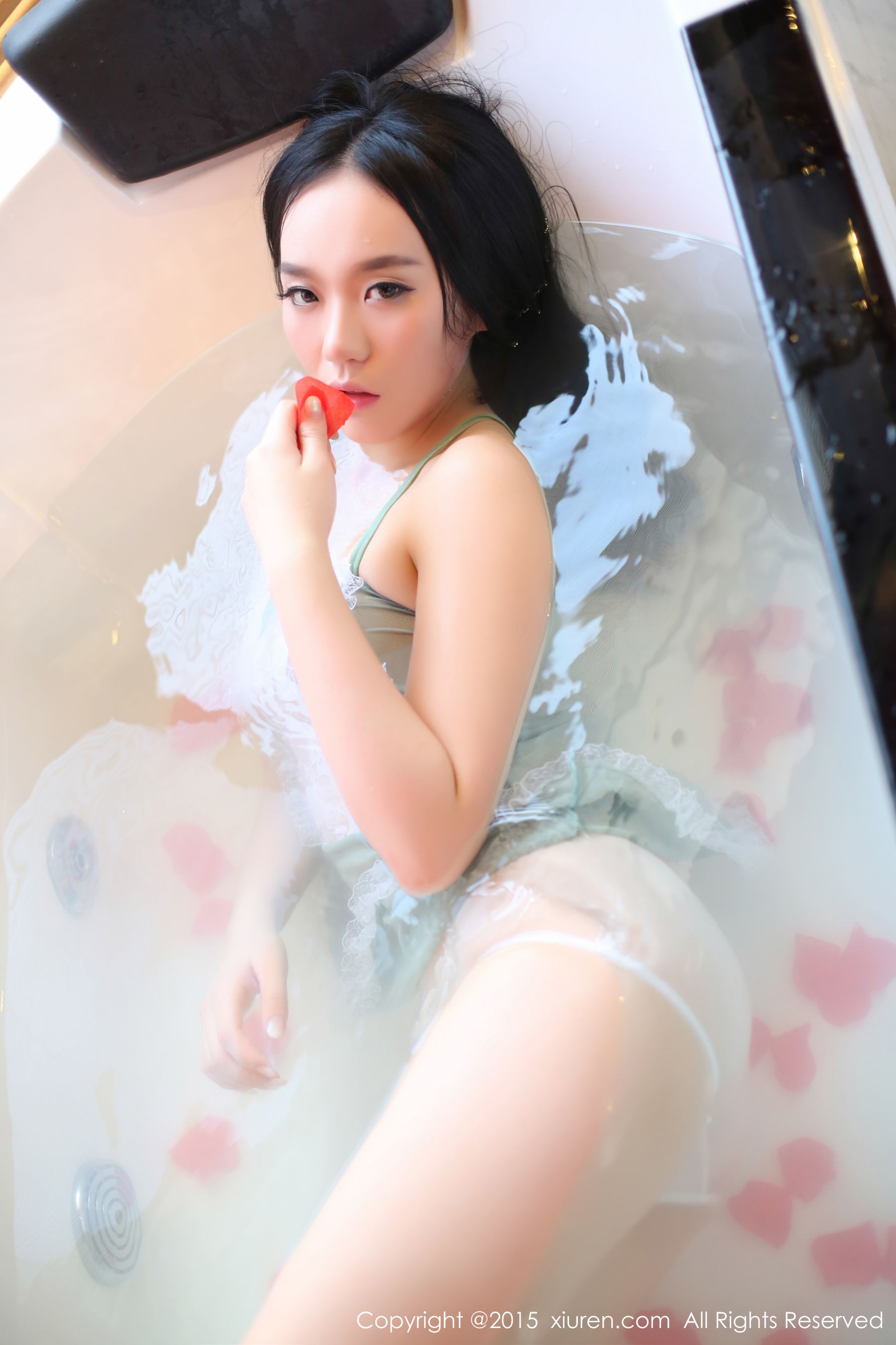 Jennifer小若《多套私房图片合辑》 [秀人网XiuRen] No.273