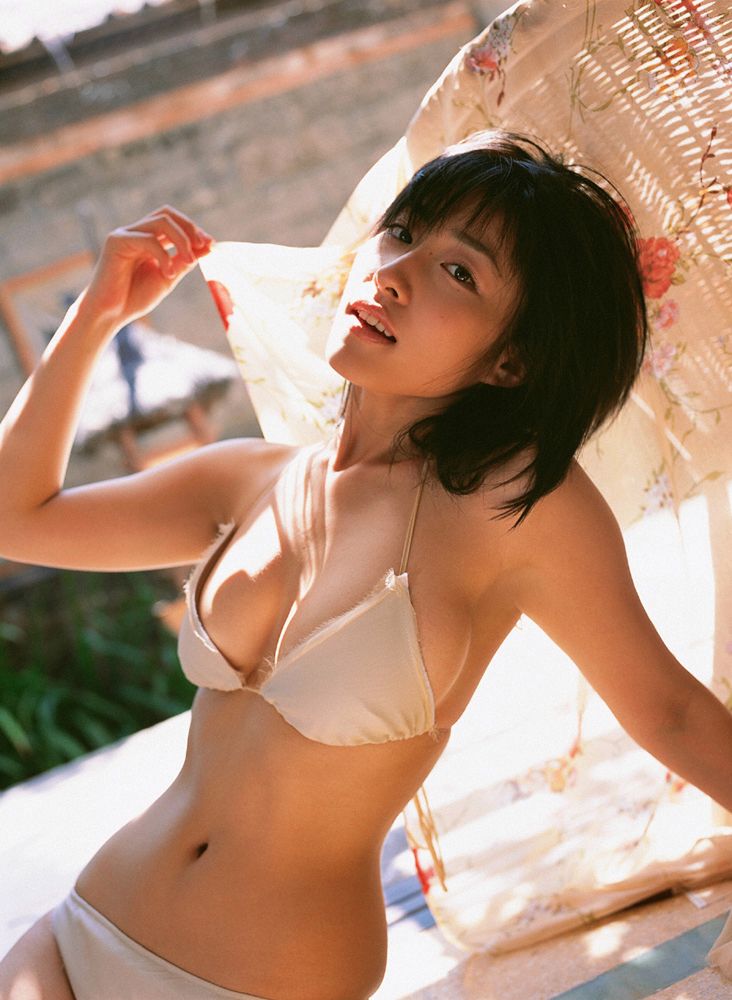 佐藤寛子《Dive Into Your Body》 [YS Web] Vol.127