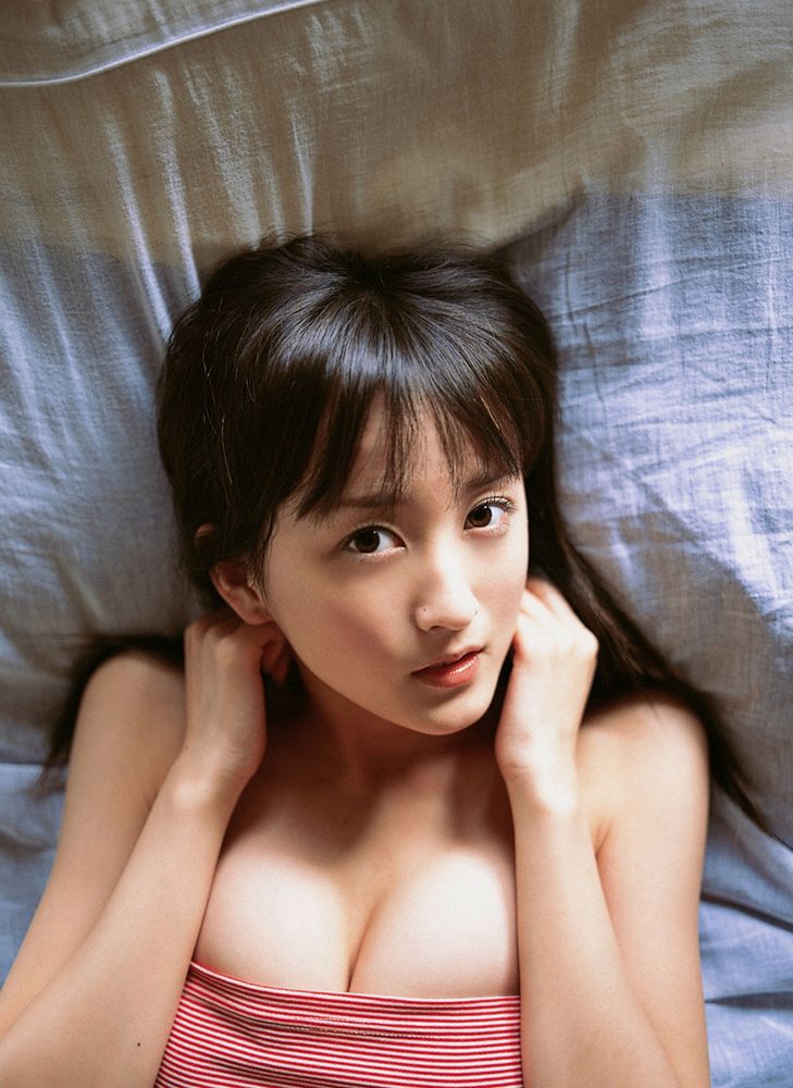 小松彩夏《オトナ？コドモ？》 [YS Web] Vol.135