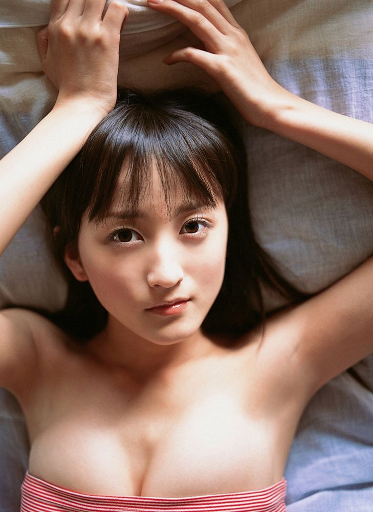 小松彩夏《オトナ？コドモ？》 [YS Web] Vol.135