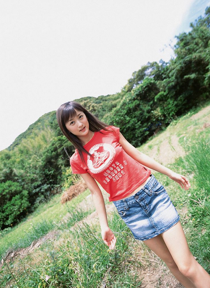 小松彩夏《オトナ？コドモ？》 [YS Web] Vol.135