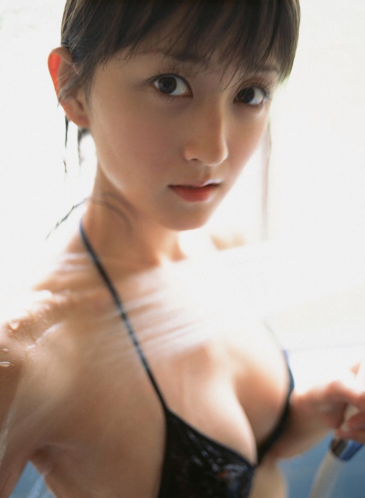 小松彩夏《オトナ？コドモ？》 [YS Web] Vol.135