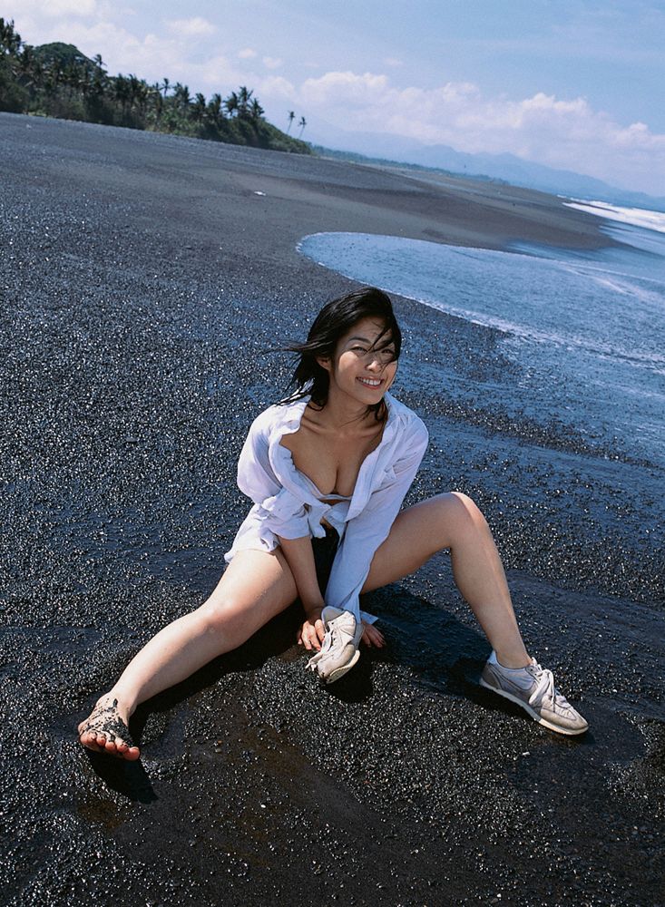 佐藤寛子《Lights,Camera,Action》 [YS Web] Vol.137