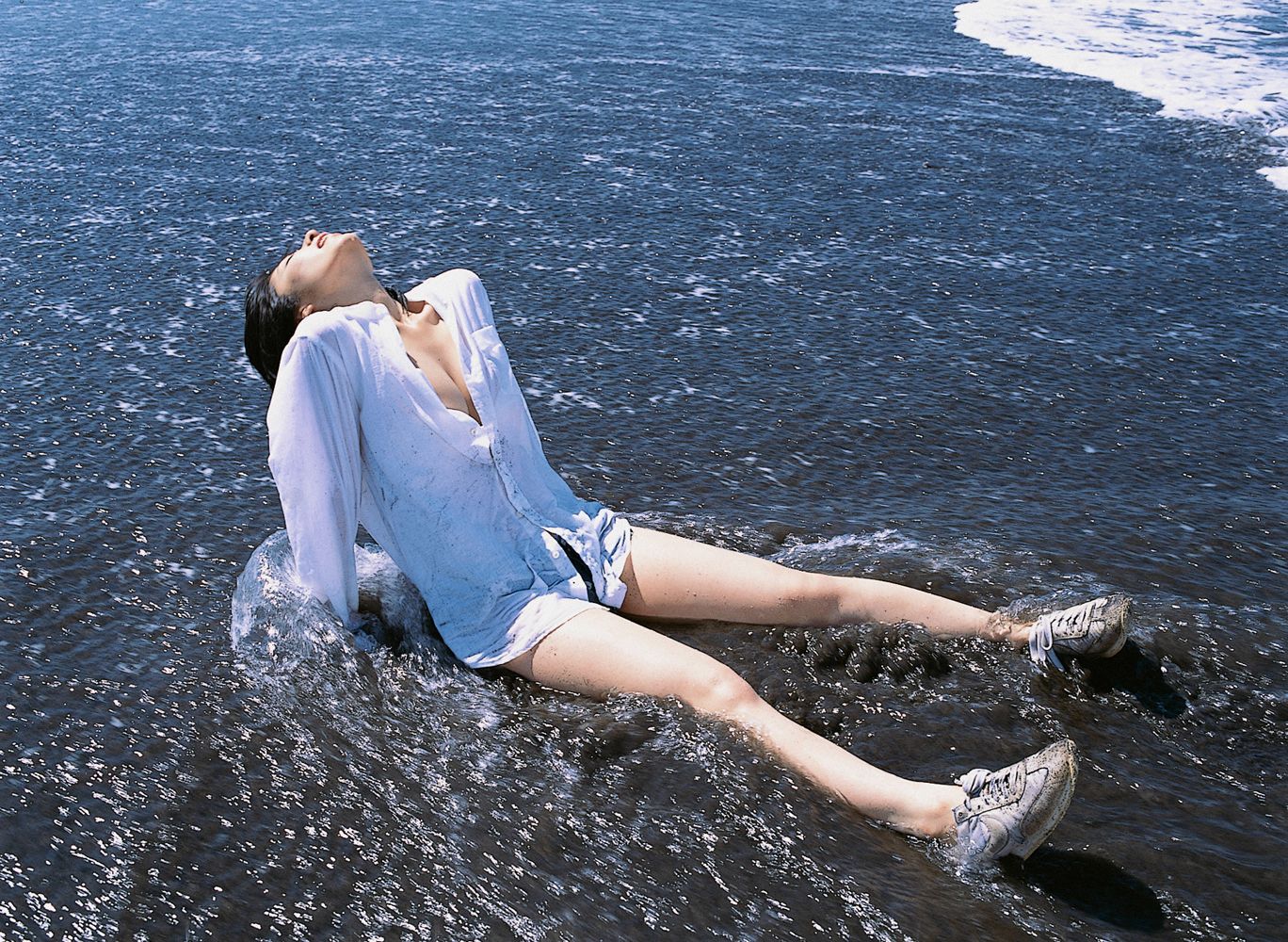 佐藤寛子《Lights,Camera,Action》 [YS Web] Vol.137