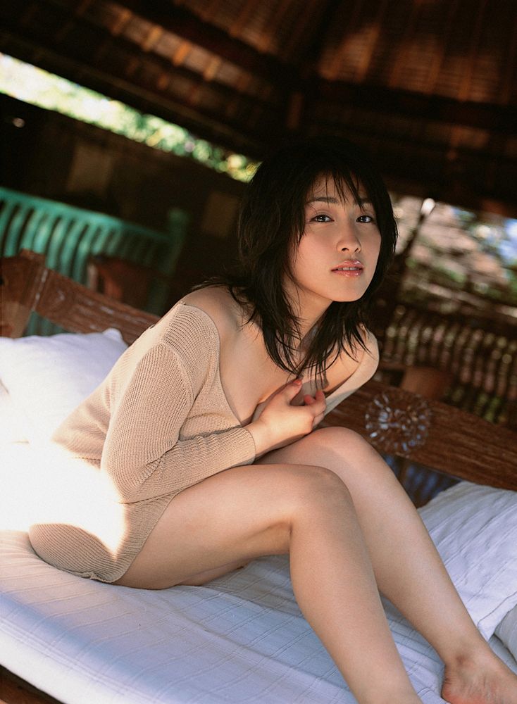 佐藤寛子《Lights,Camera,Action》 [YS Web] Vol.137