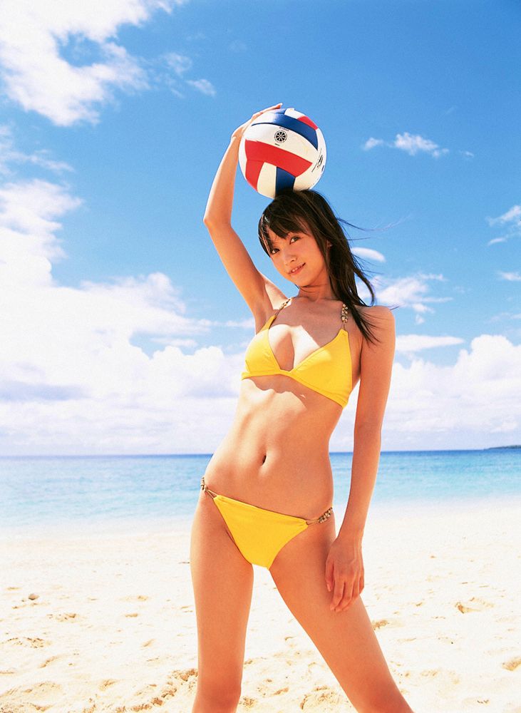 小松彩夏《おソトで大冒険》 [YS Web] Vol.146