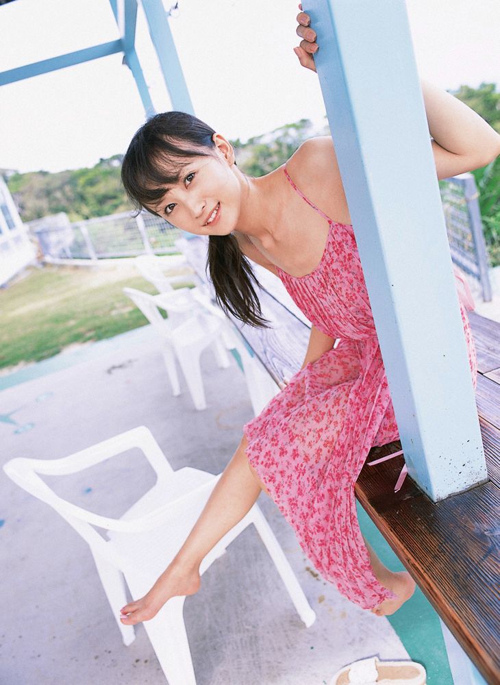 小松彩夏《おソトで大冒険》 [YS Web] Vol.146