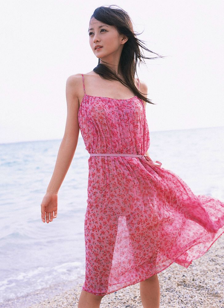 小松彩夏《おソトで大冒険》 [YS Web] Vol.146