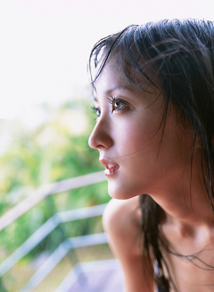 小松彩夏《おソトで大冒険》 [YS Web] Vol.146