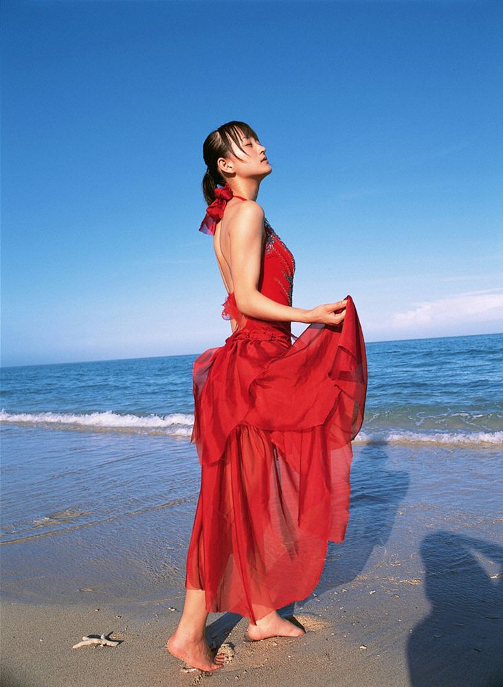 小松彩夏《おめでとう、アヤカ!もう、すっかりトナだね》 [YS Web] Vol.175