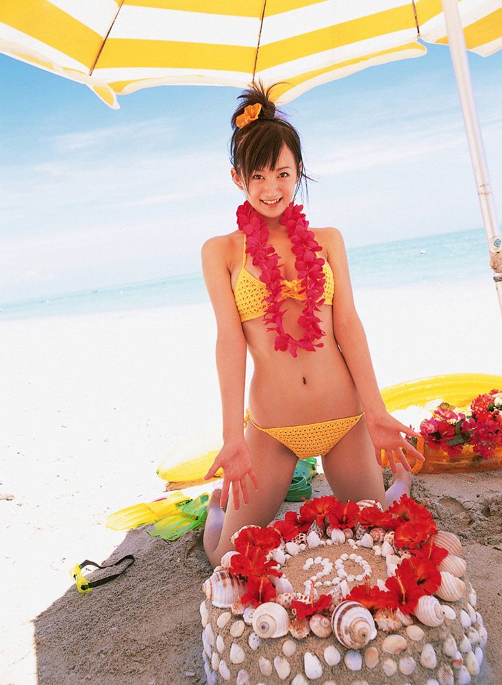 小松彩夏《おめでとう、アヤカ!もう、すっかりトナだね》 [YS Web] Vol.175