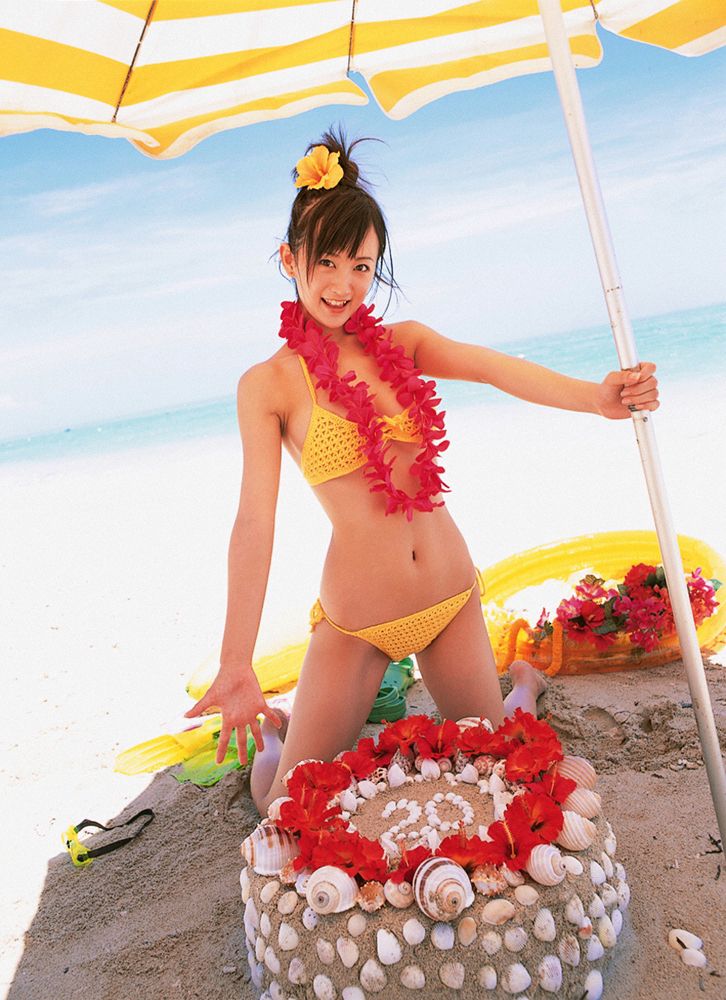 小松彩夏《おめでとう、アヤカ!もう、すっかりトナだね》 [YS Web] Vol.175