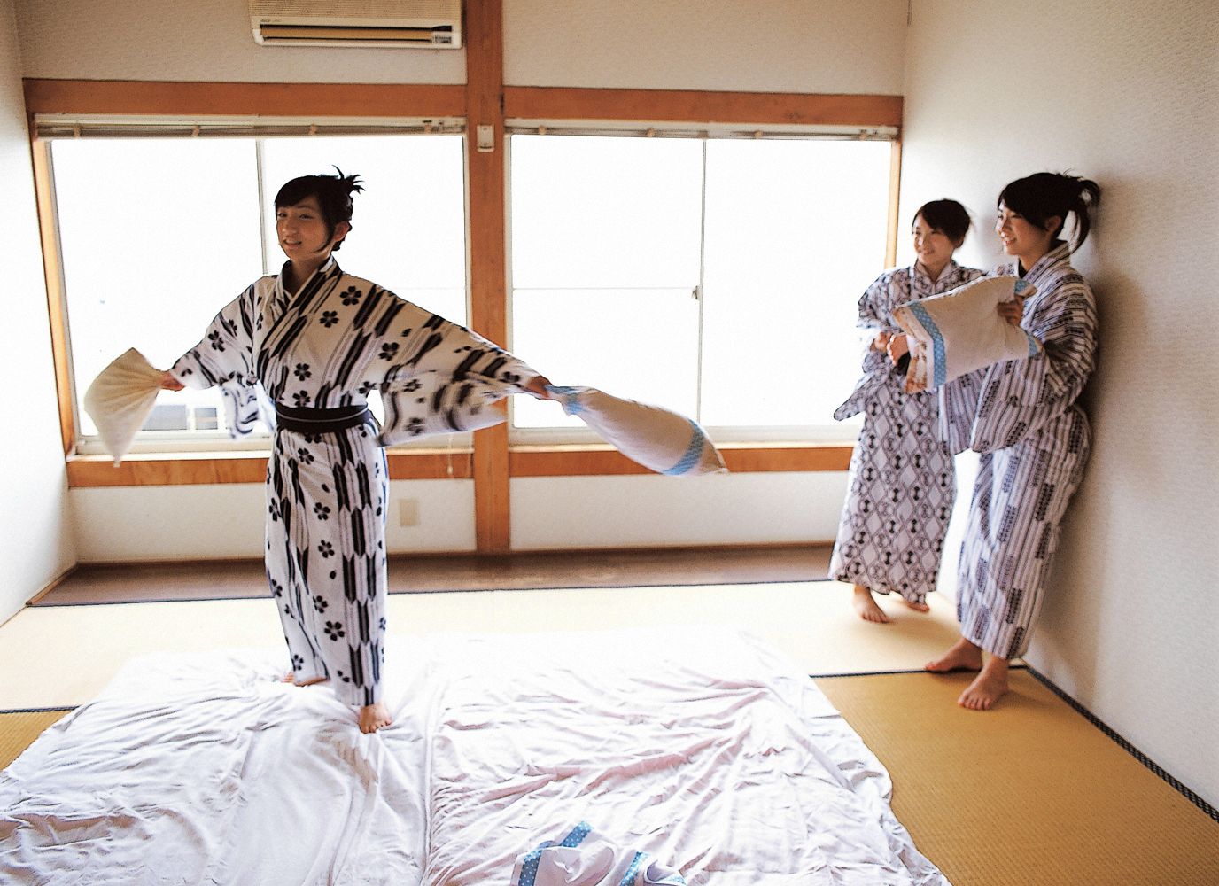 入江纱绫、冈田留奈、井口梨央《chase》 [YS Web] Vol.178