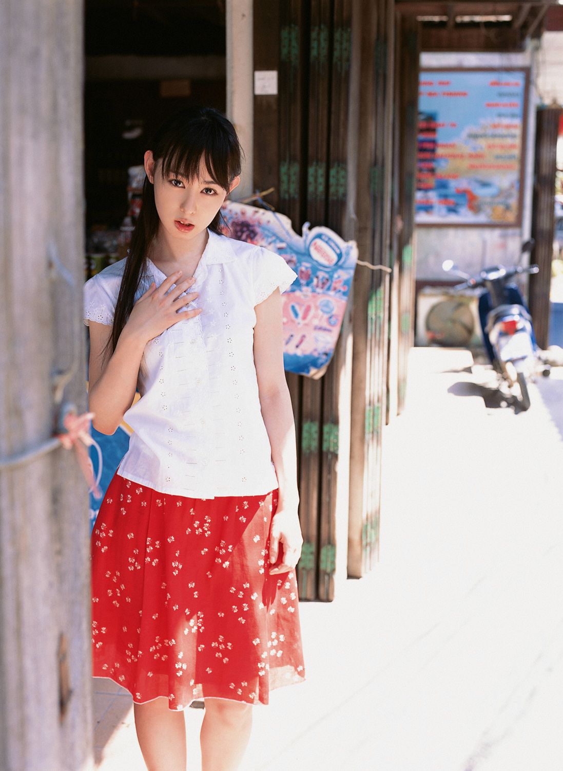 秋山莉奈《Watch Her Hip!》 [YS Web] Vol.200