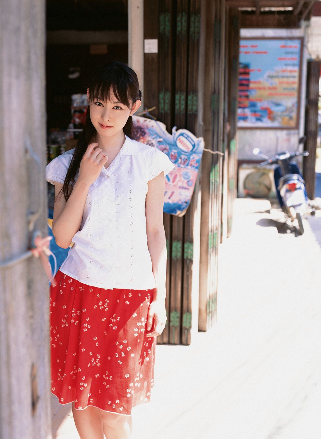 秋山莉奈《Watch Her Hip!》 [YS Web] Vol.200