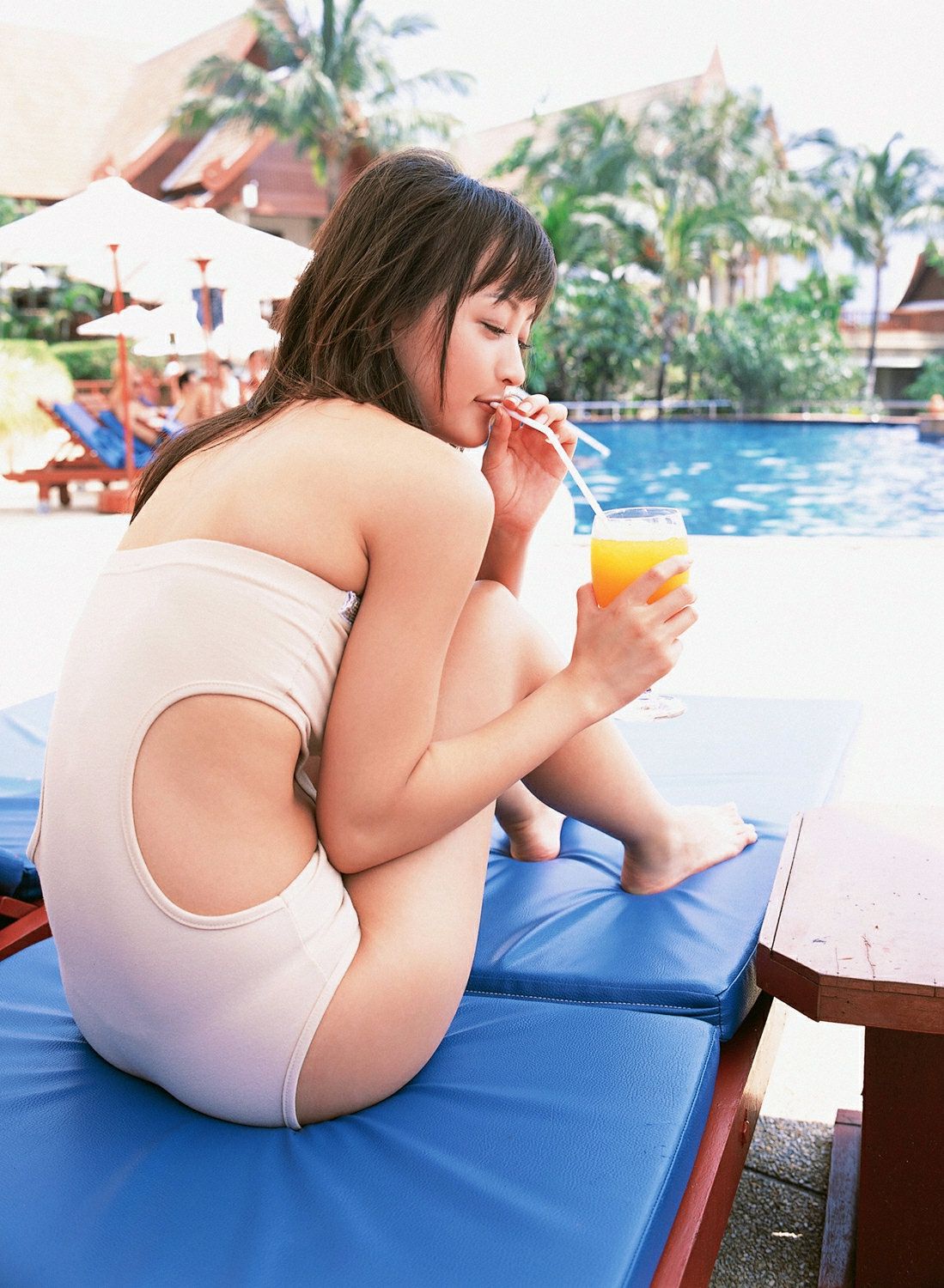 小松彩夏《耻じらい→决意のSEXY》 [YS Web] Vol.203
