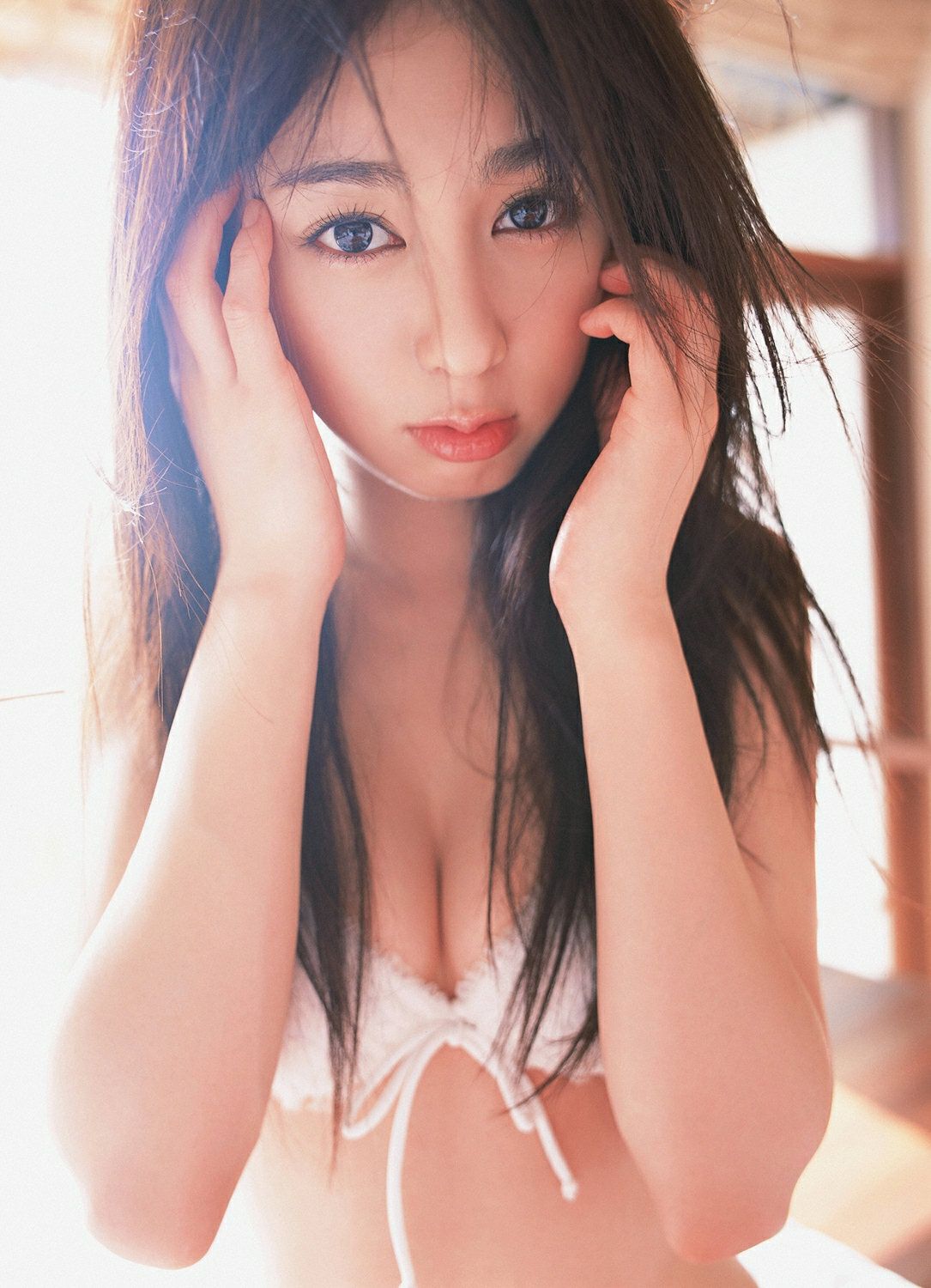 秋山莉奈《热帯、美少女、ハプニング!!!》 [YS Web] Vol.215