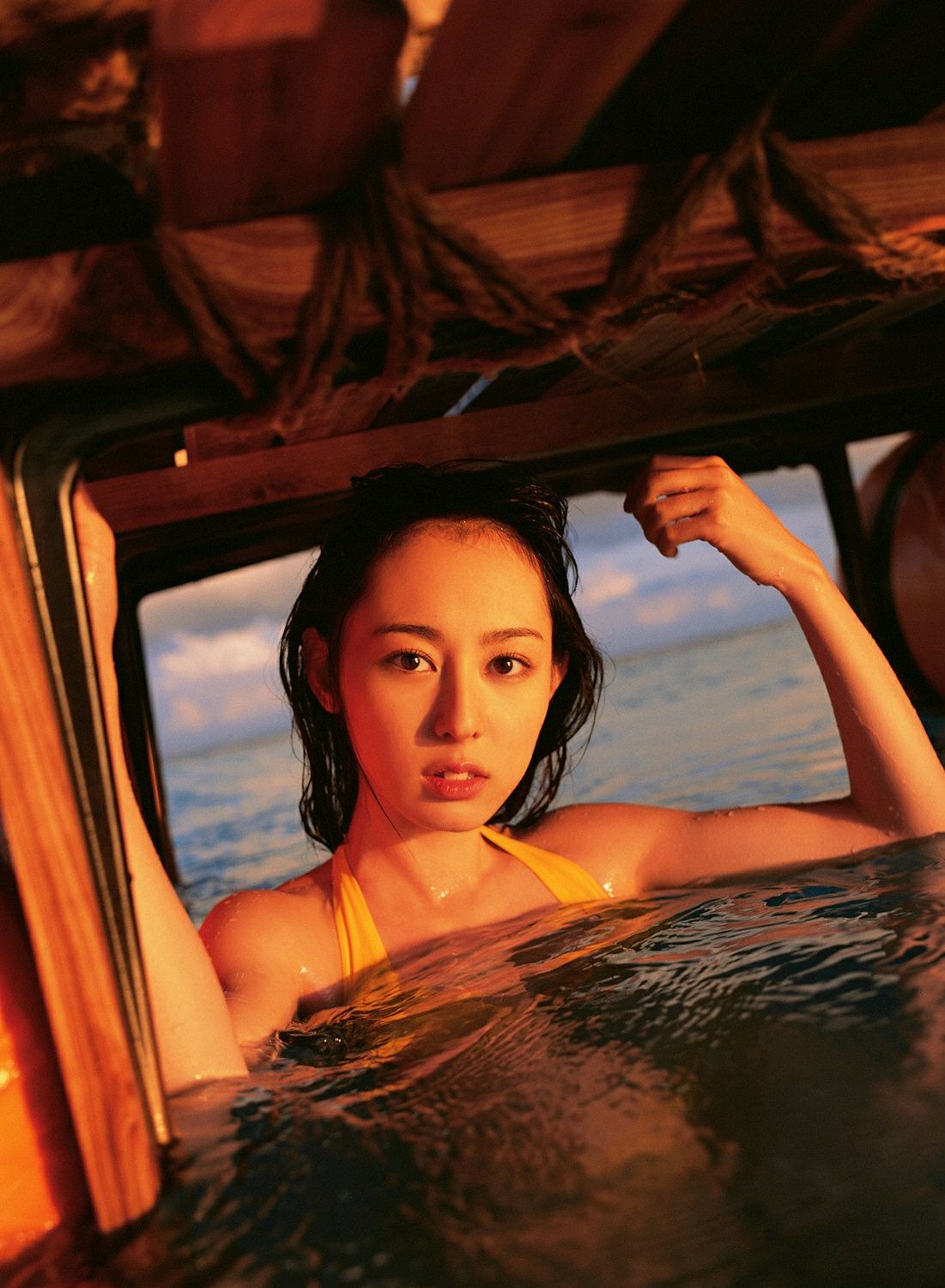 秋山莉奈《莉奈のもうひと雫》 [YS Web] Vol.234