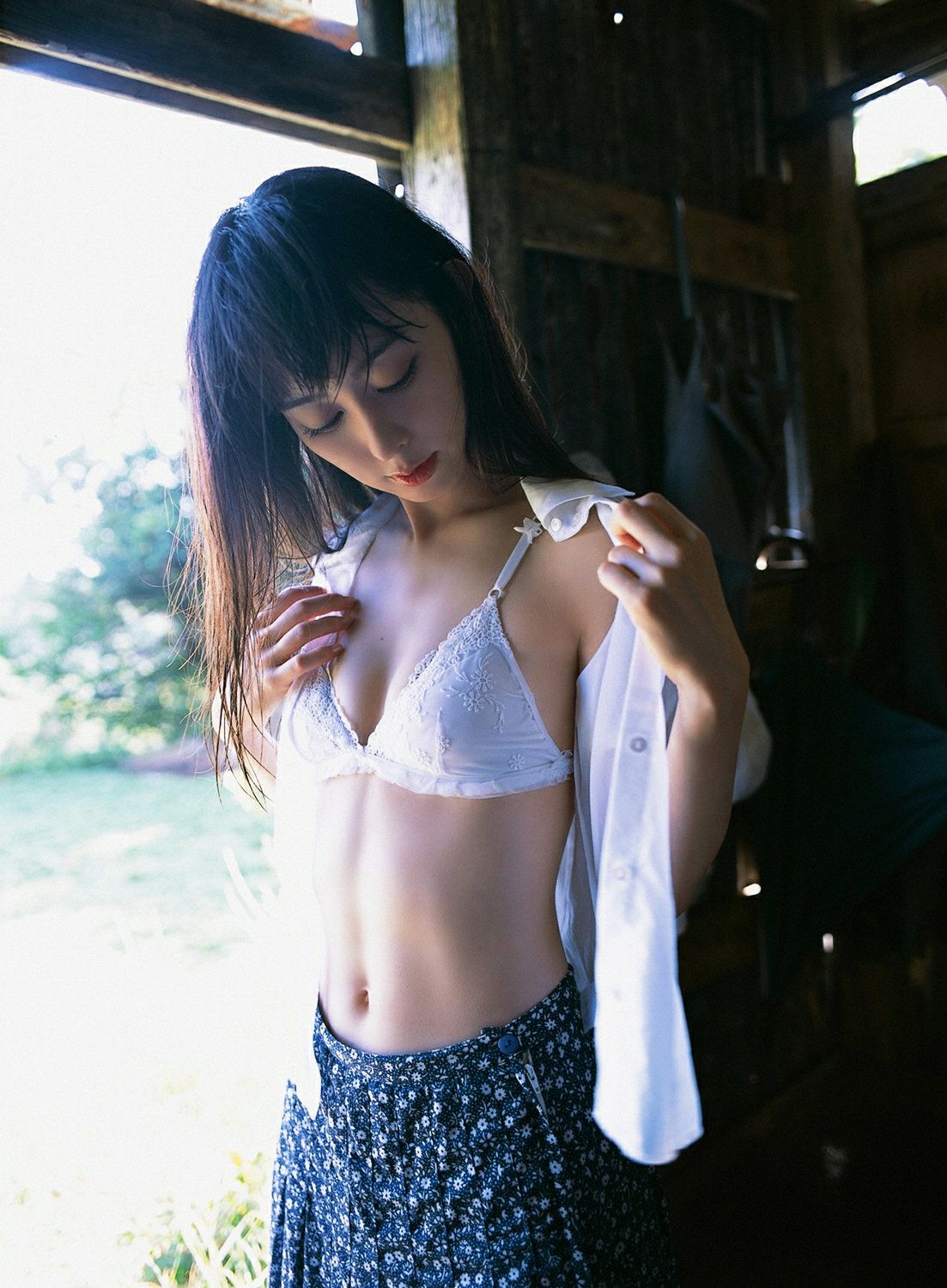 秋山莉奈《莉奈のもうひと雫》 [YS Web] Vol.234