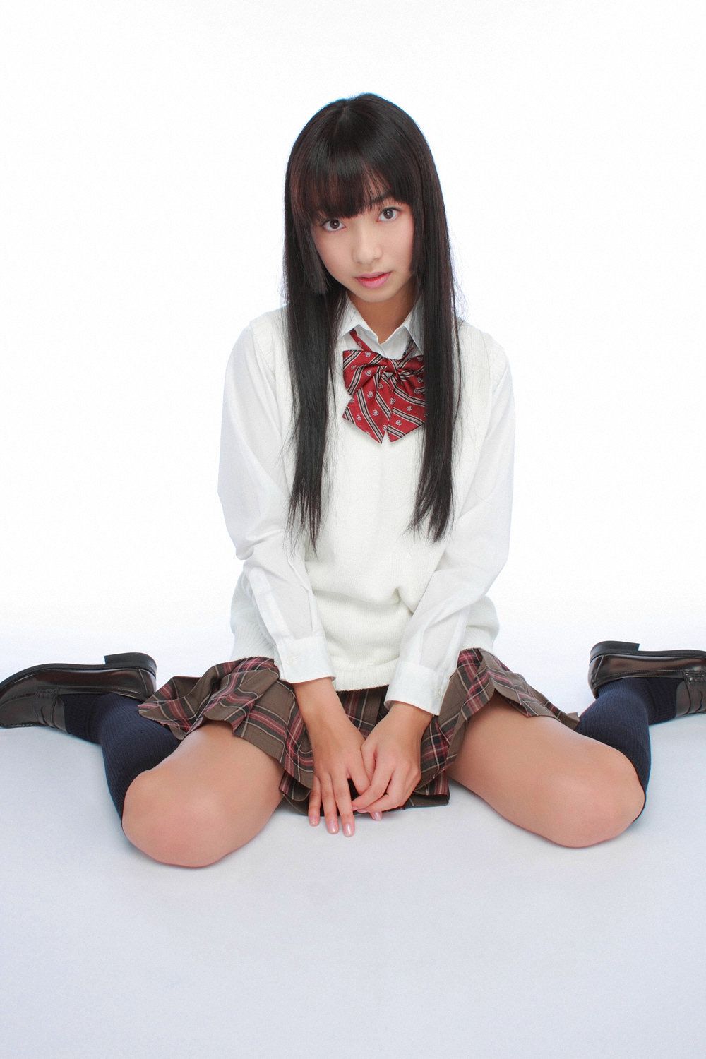 Kurumi Inoue 井上胡桃 UNDERAGE!  [YS Web] Vol.285