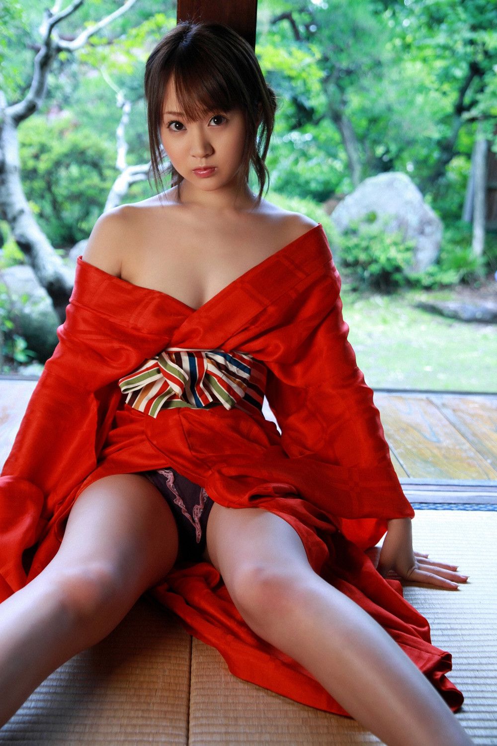 浜田翔子《禁断の柔肌》 [YS Web] Vol.328