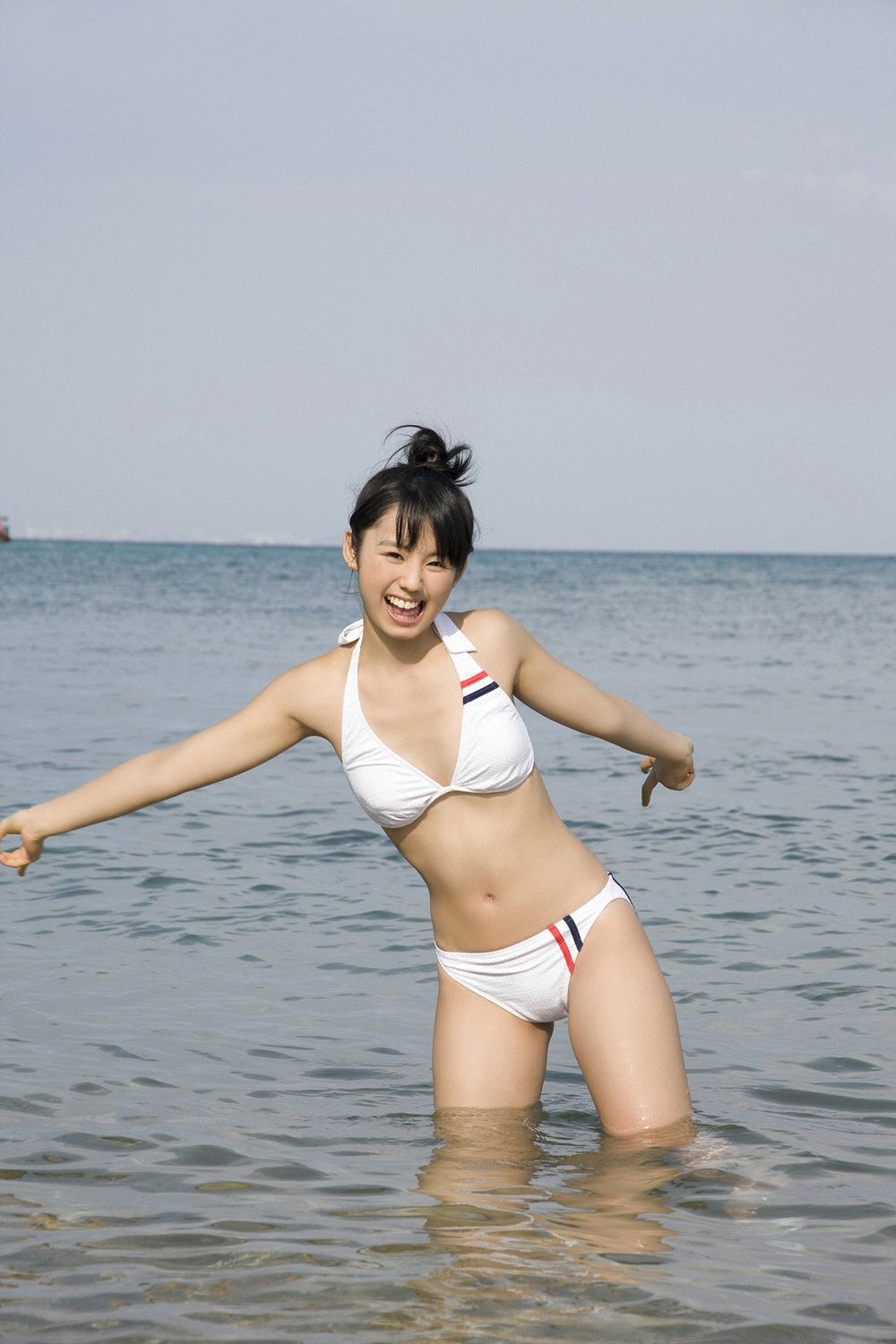小池里奈《冒険したいお年頃》 [YS Web] Vol.377