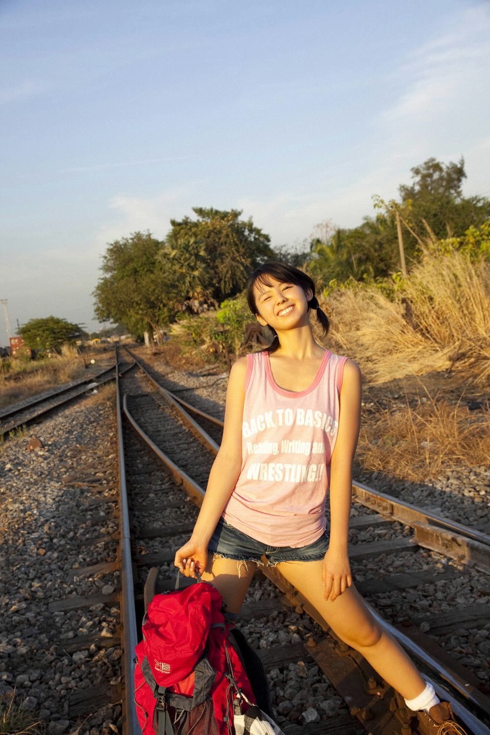 小池里奈《冒険したいお年頃》 [YS Web] Vol.377