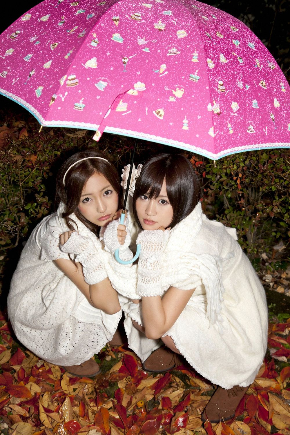 前田敦子/板野友美《あっちゃん ともちん、ふたりで…》 [YS Web] Vol.401