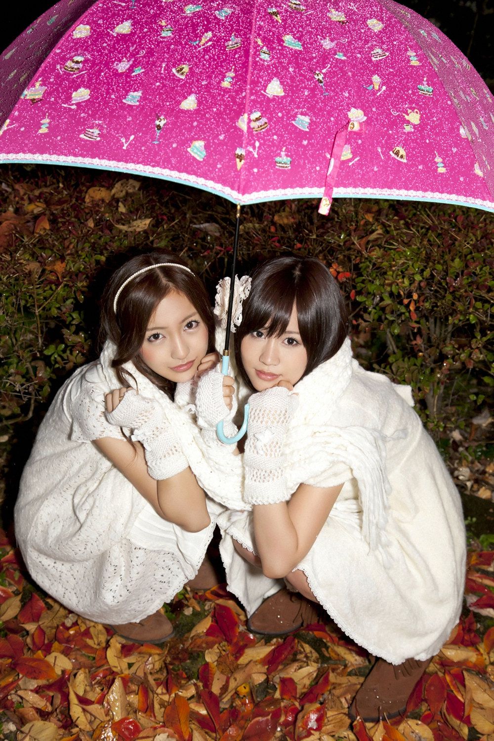 前田敦子/板野友美《あっちゃん ともちん、ふたりで…》 [YS Web] Vol.401