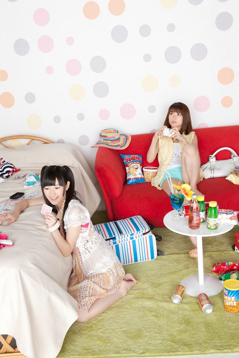 大島優子/渡辺麻友《ゆうことまゆゆのサマーバケーション》 [YS Web] Vol.435