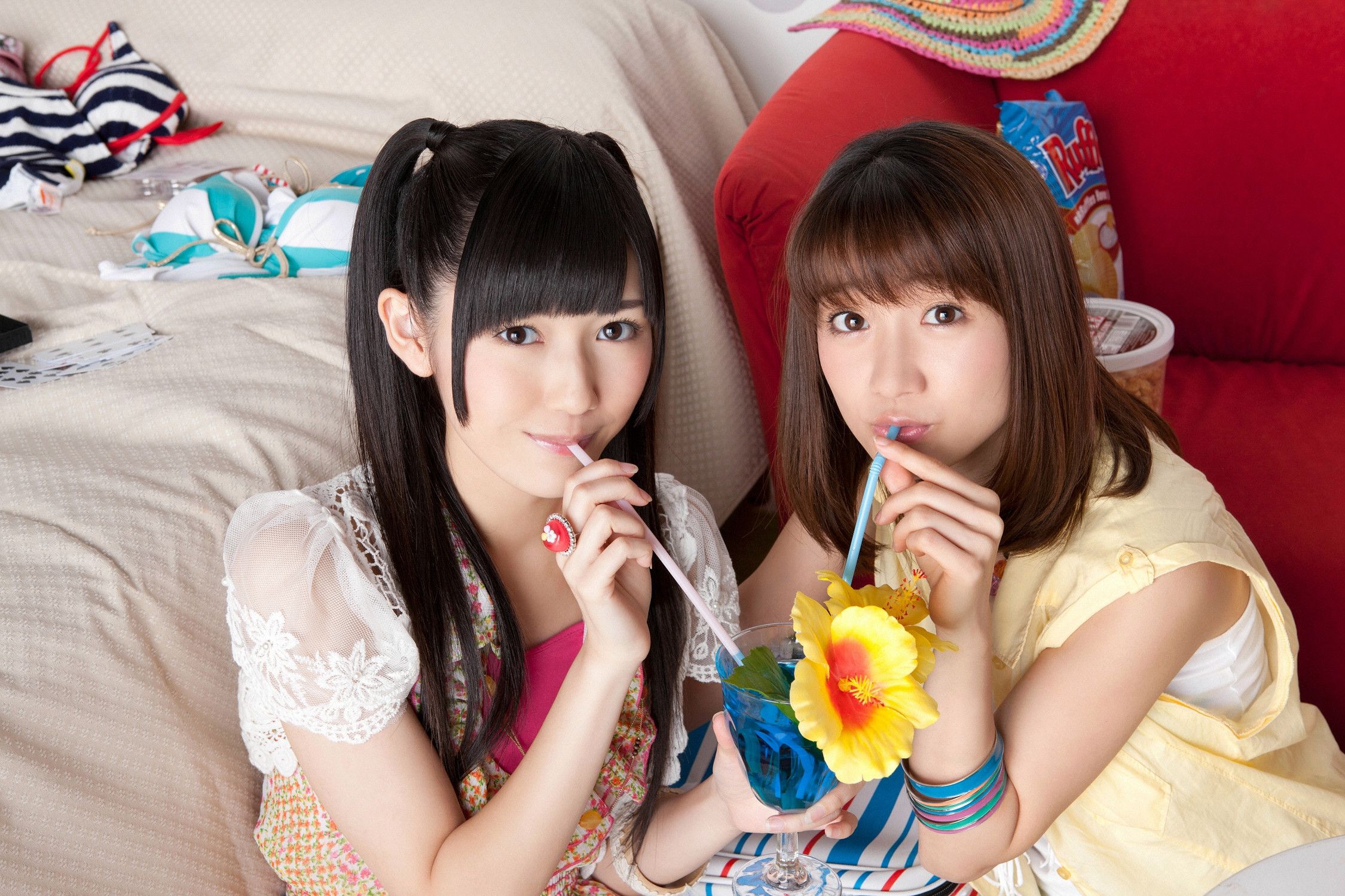 大島優子/渡辺麻友《ゆうことまゆゆのサマーバケーション》 [YS Web] Vol.435