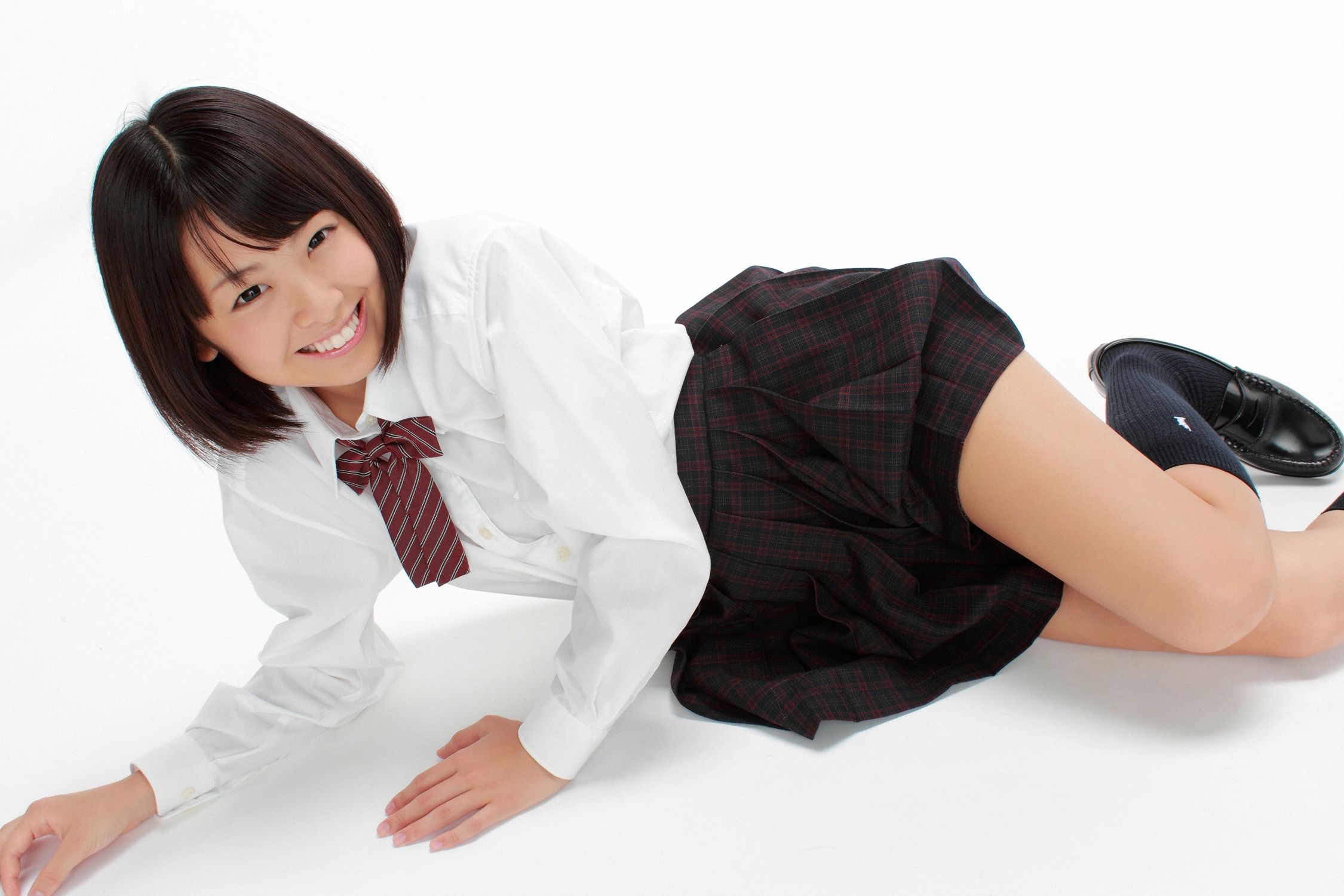 酒井蘭《童顏黑髮ショート入學！》 [YS Web] Vol.471